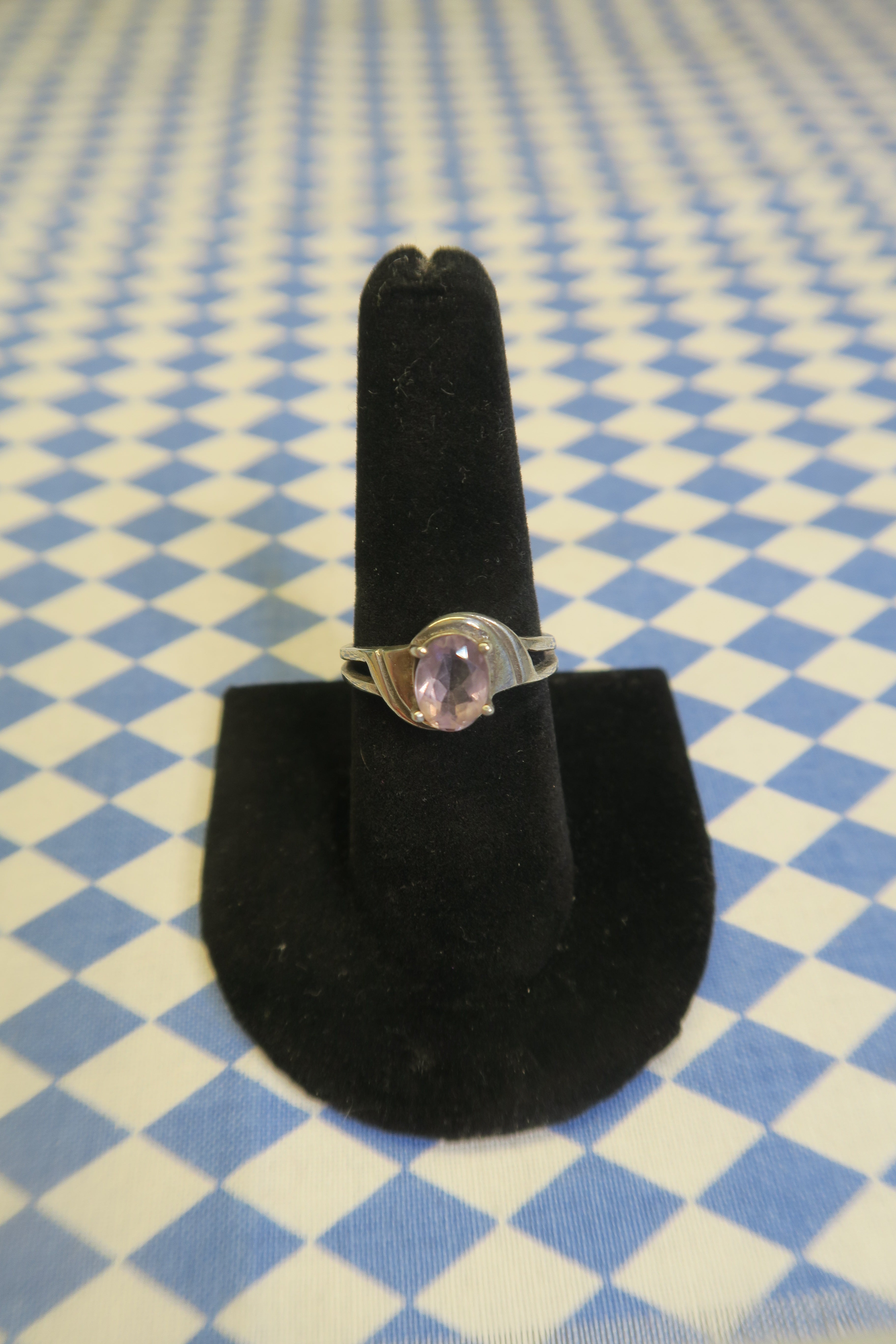 PASTEL PURPLE OVAL RING