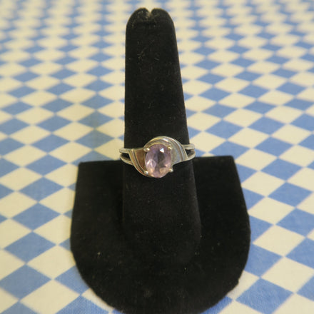 PASTEL PURPLE OVAL RING