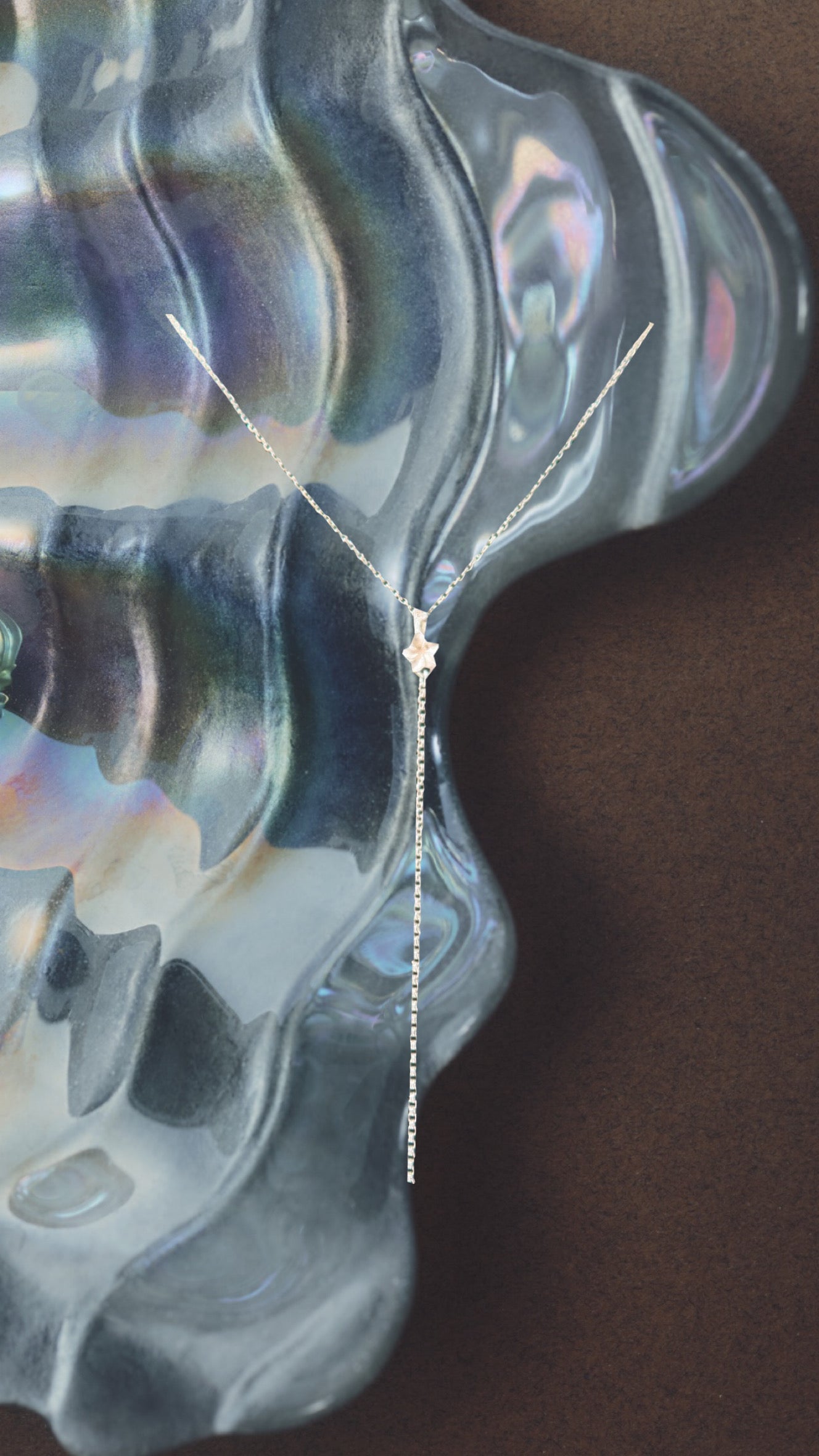 SINGLE FLOWER DROPLET PENDANT