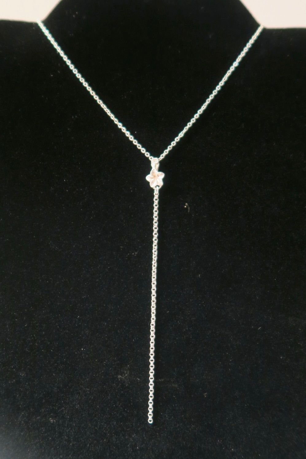 SINGLE FLOWER DROPLET PENDANT