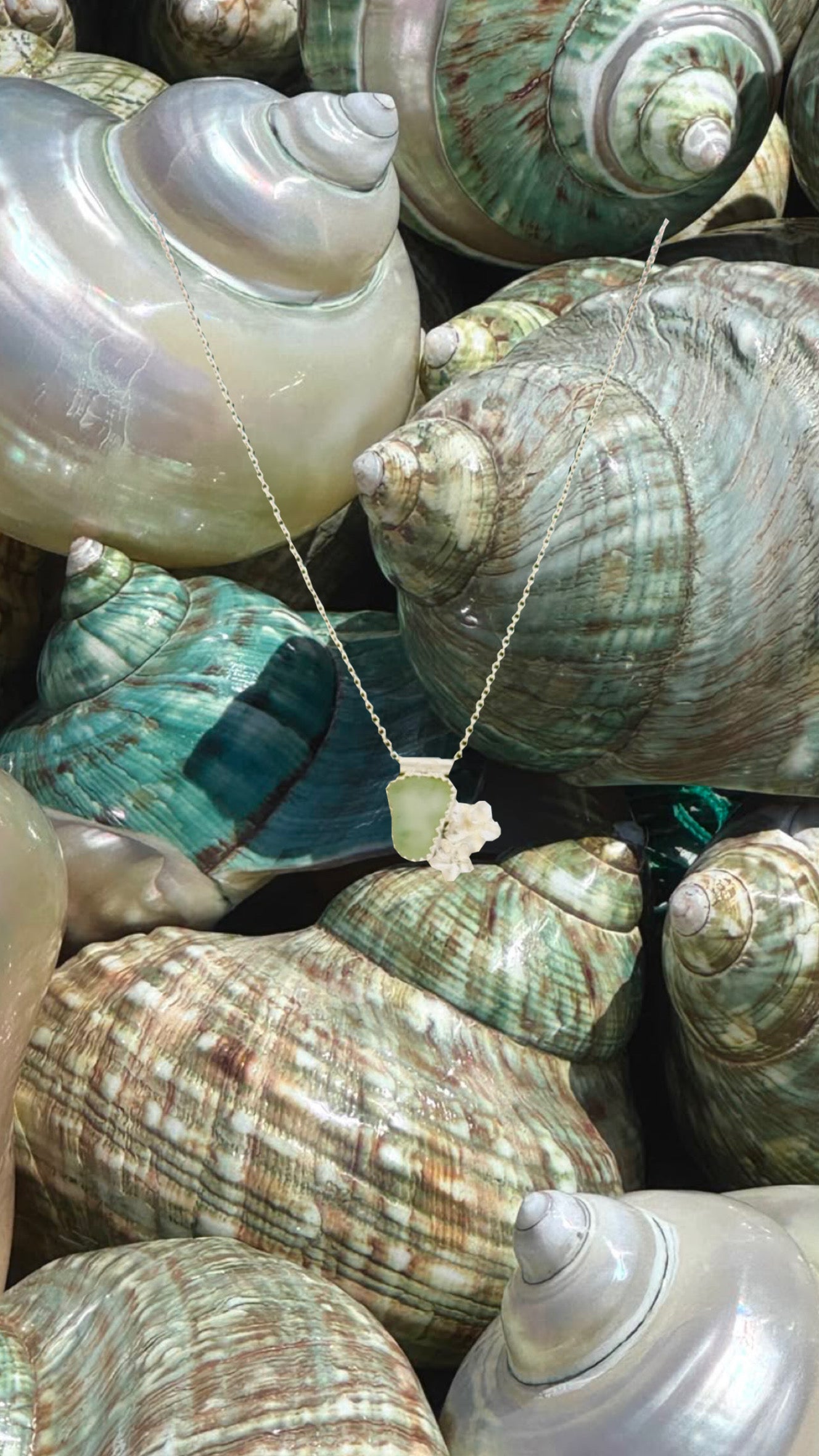 SEAGLASS FLORAL PENDANT