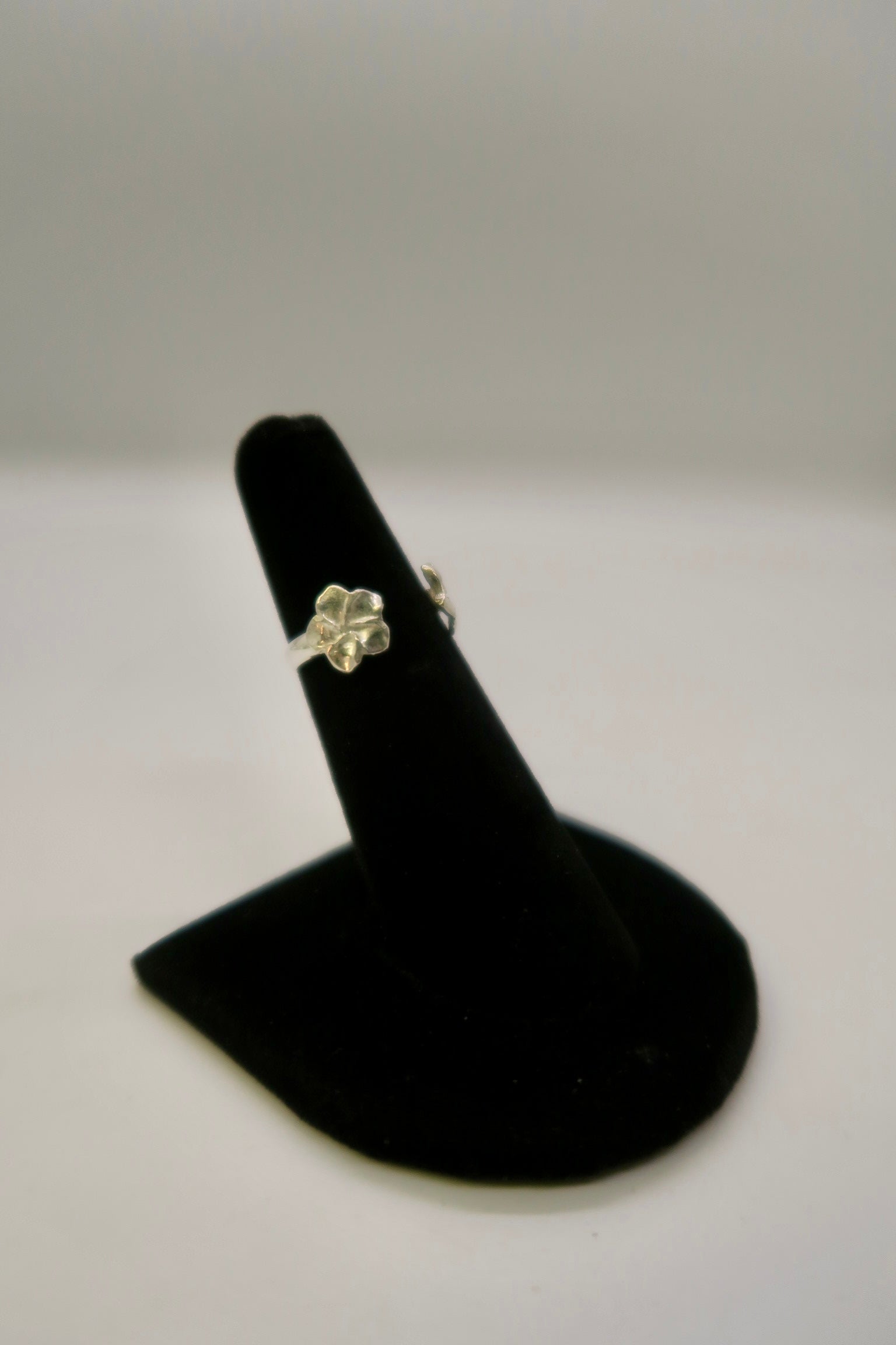 ADJUSTABLE PINKY FLOWERS