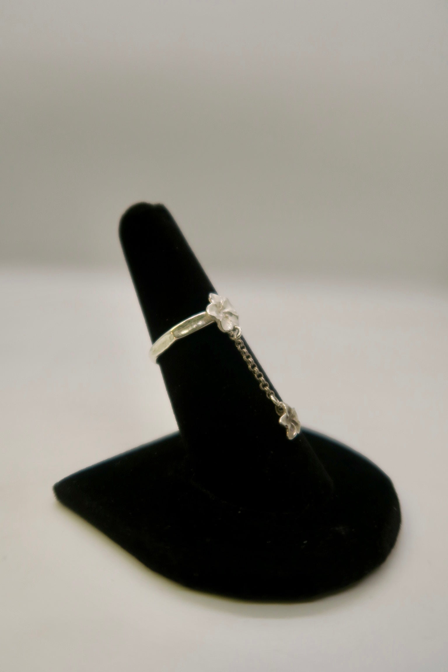 FLOWER DROPLET RING