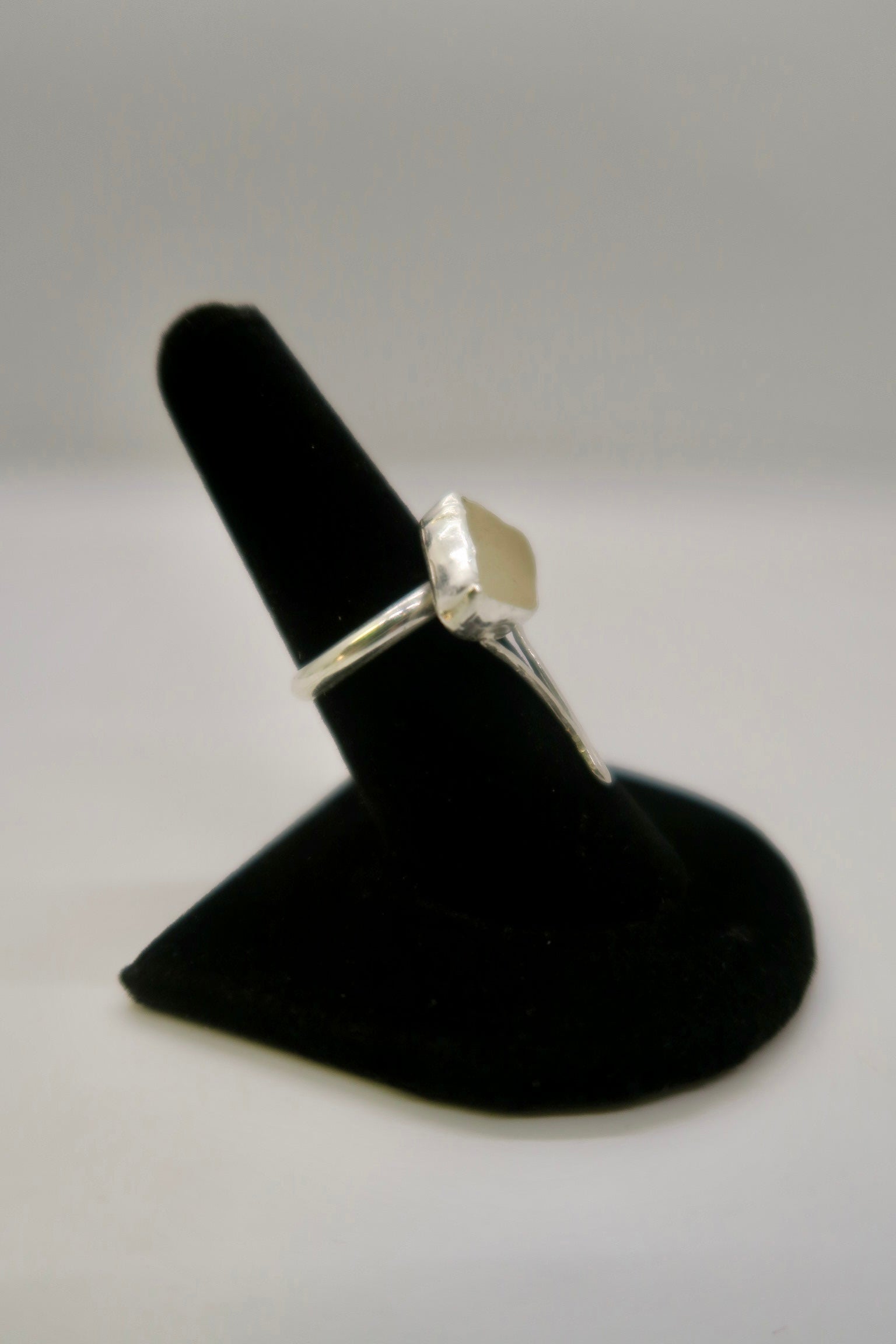 STINGRAY SEA GLASS RING