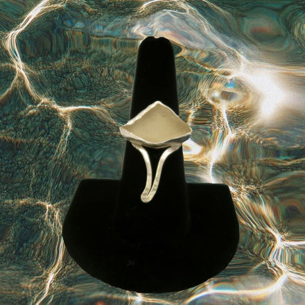 STINGRAY SEA GLASS RING
