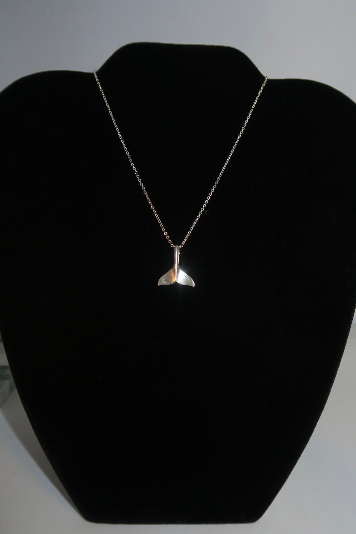 FIN PENDANT