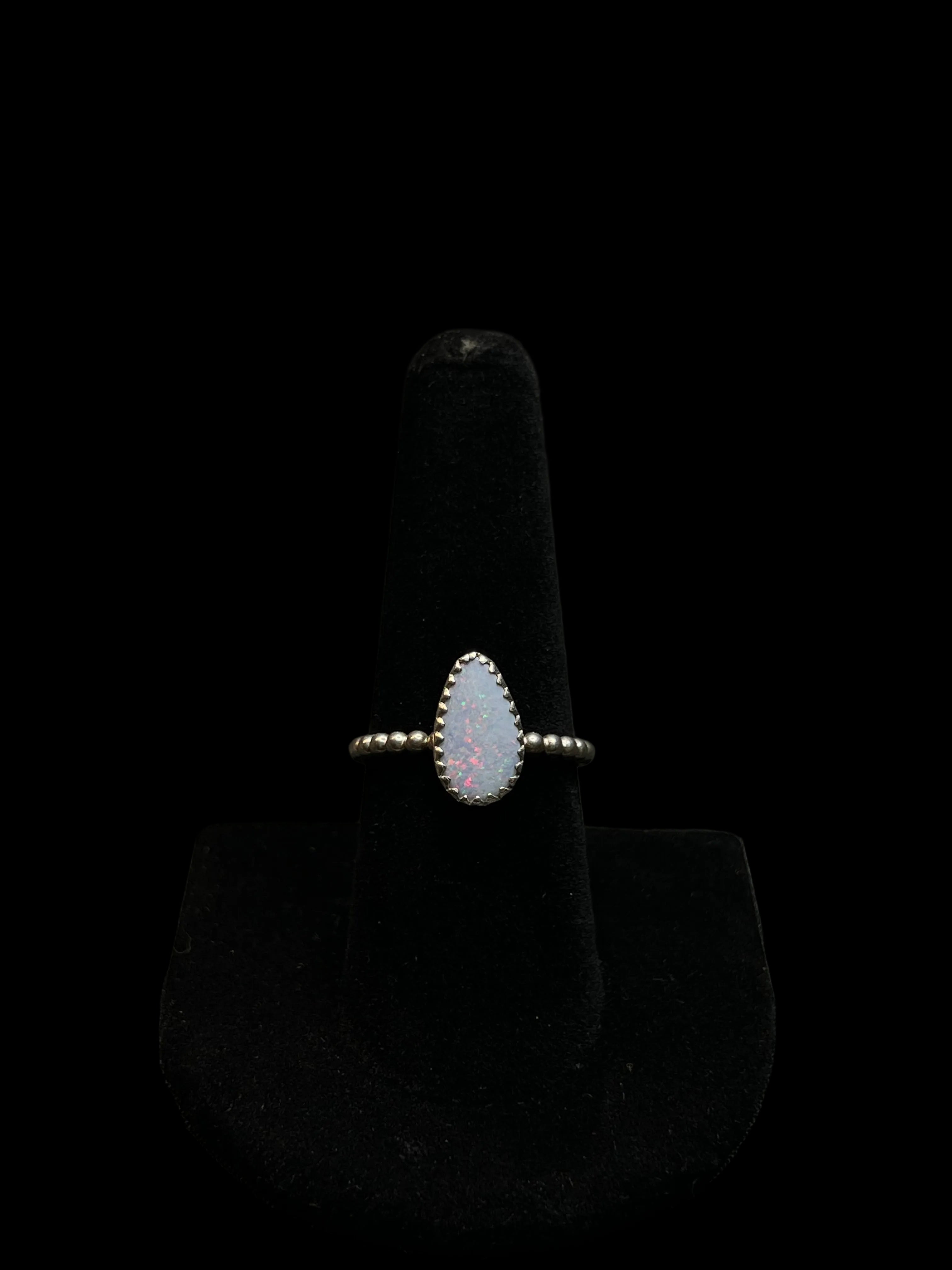 WHITE OPAL RING