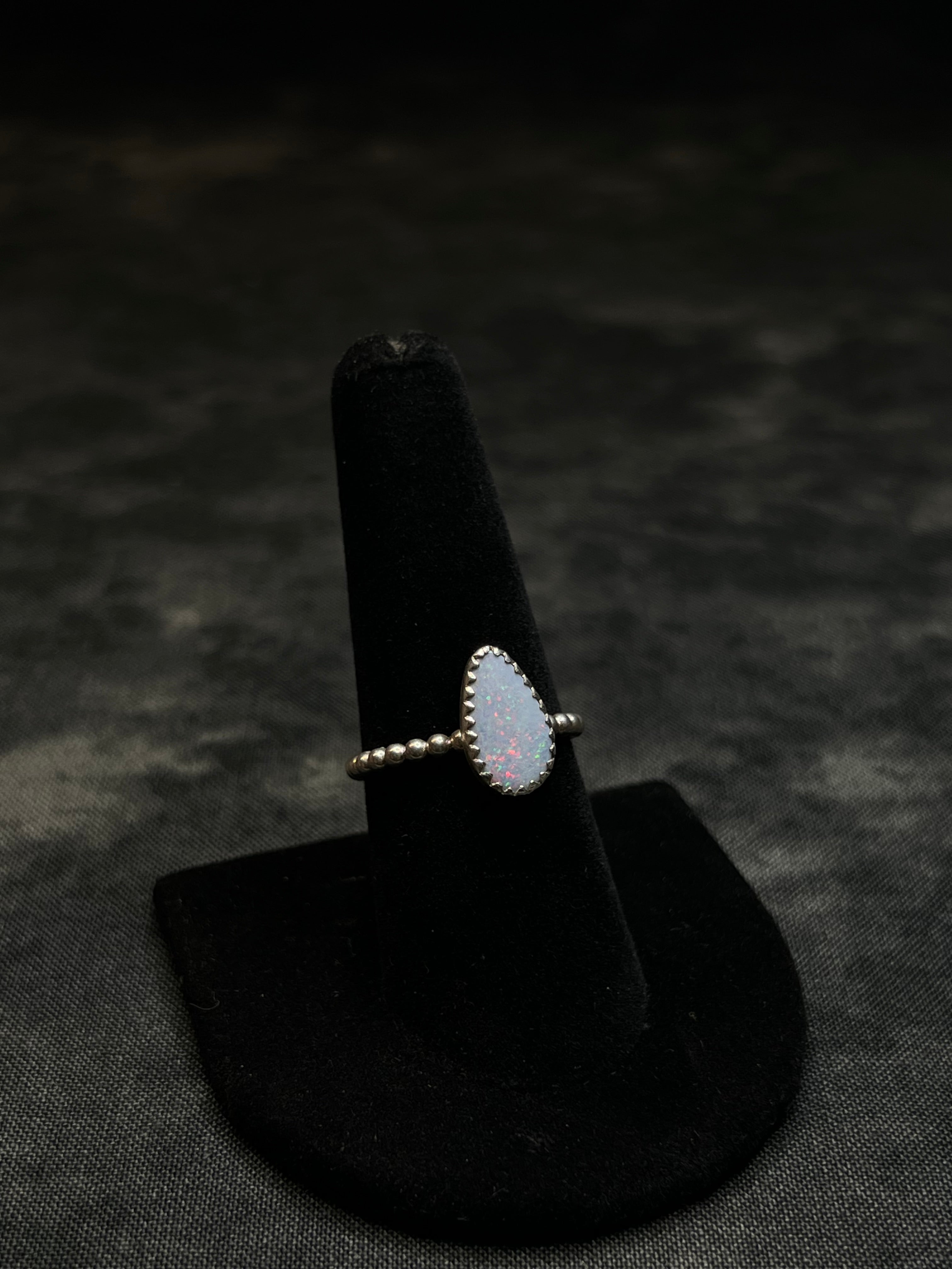 WHITE OPAL RING