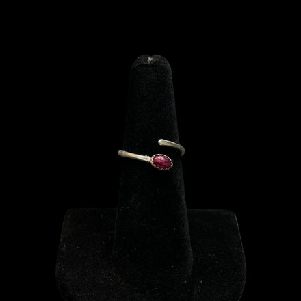 ADJUSTABLE SINGLE RUBY RING