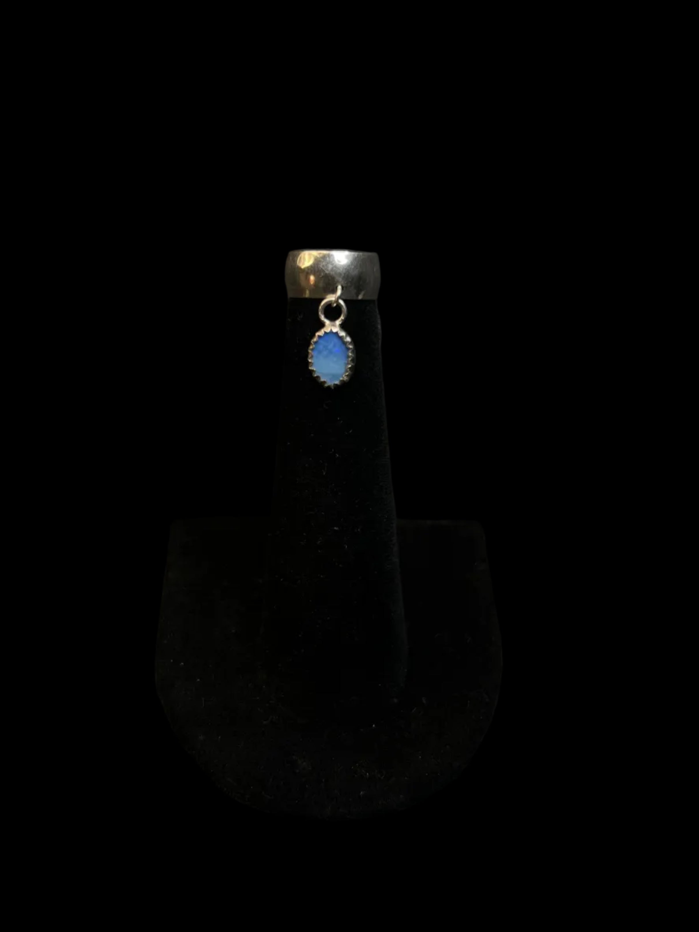 BLUE OPAL HAMMERED EAR CUFF