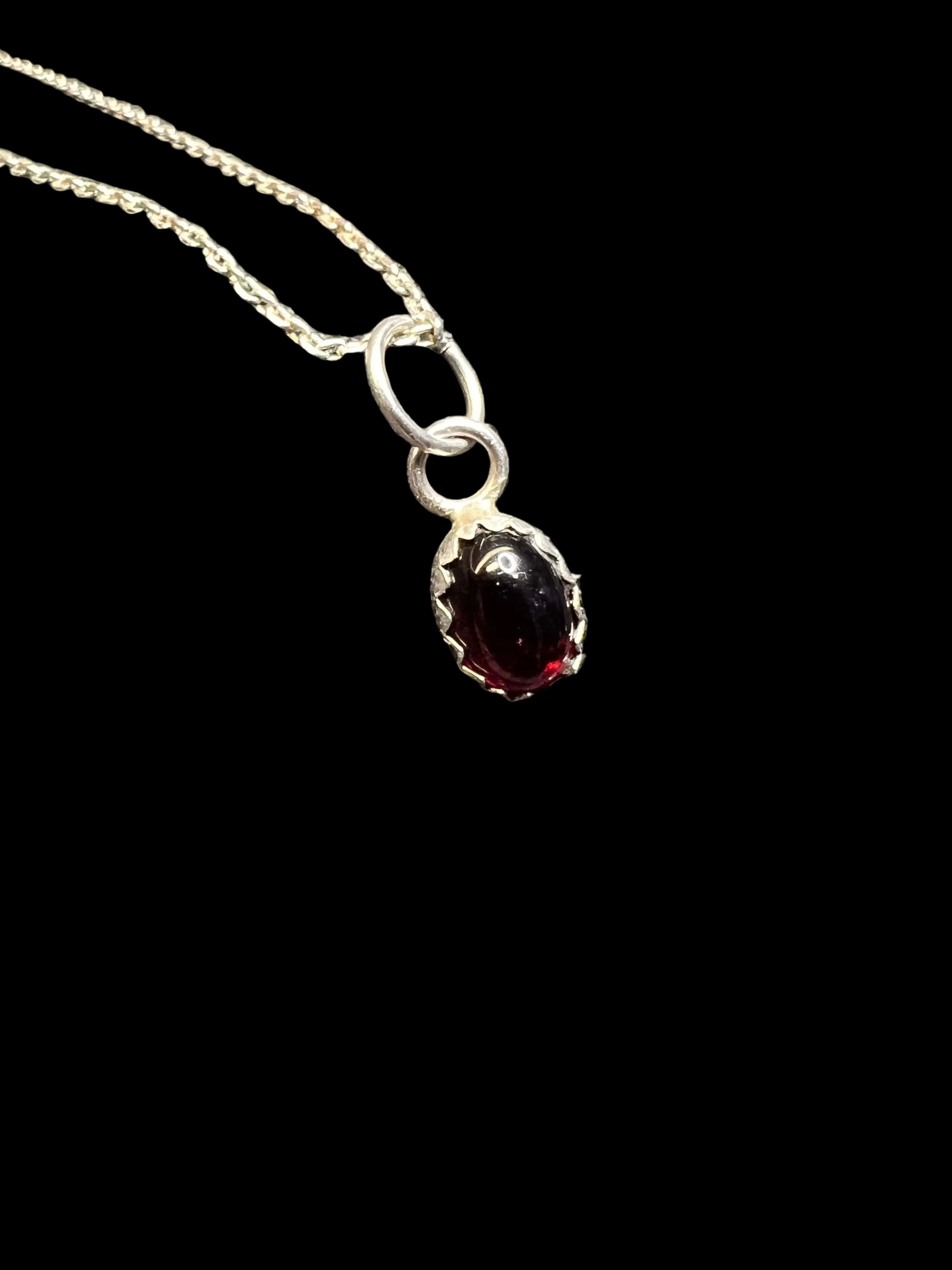 GARNET PENDANT