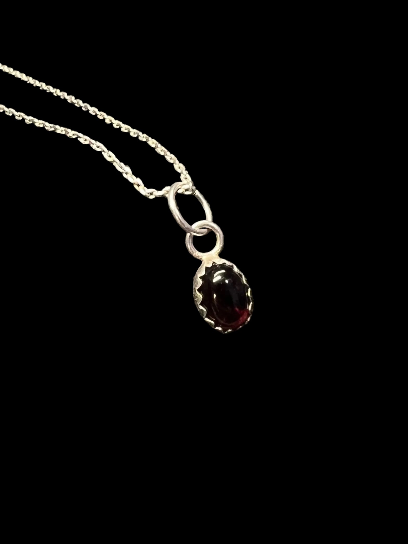 GARNET PENDANT