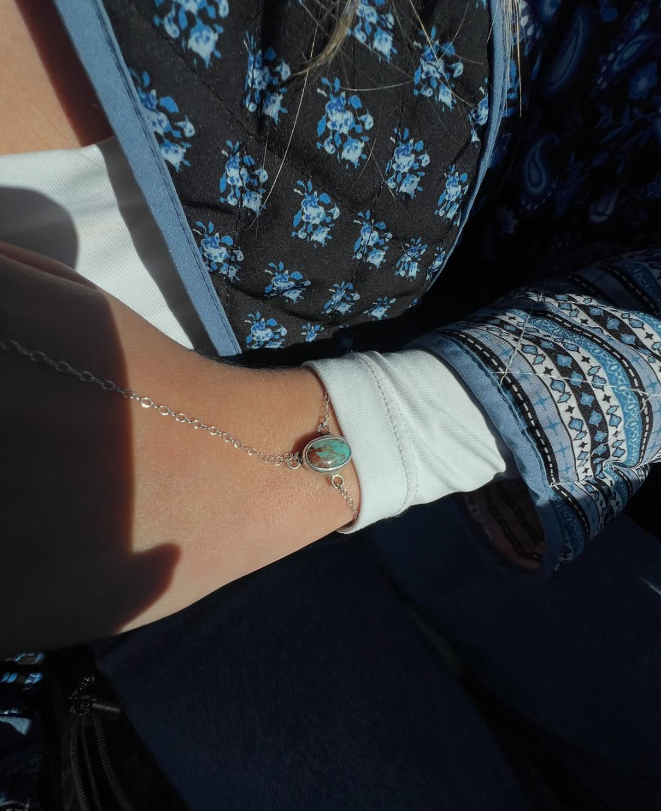 TURQUOISE HANDCHAIN